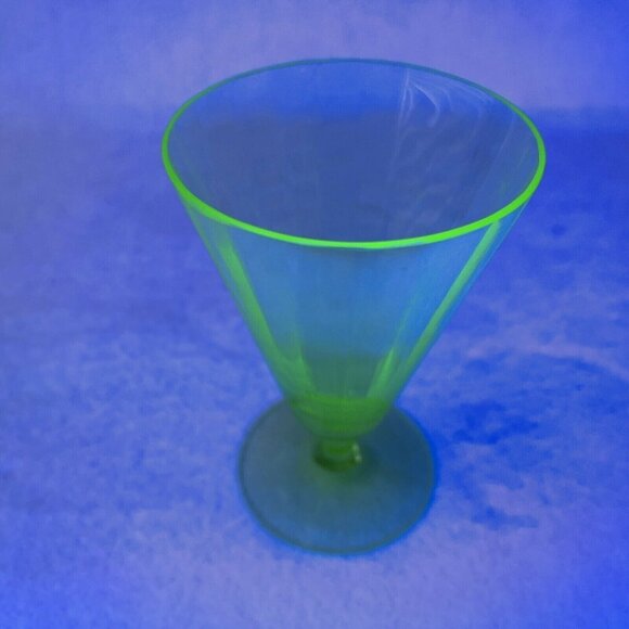 Green Uranium Glass Depression Cup Parfait Footed Panel Optic Fluted Vintage - Picture 1 of 12
